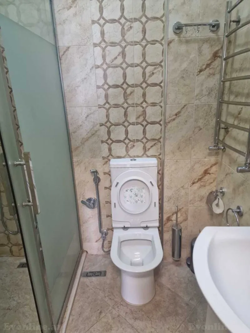 Kirayə verilir 3 otaqlı Mənzil Yeni tikili 135 m² İnşaatçılar m. - şəkil 18