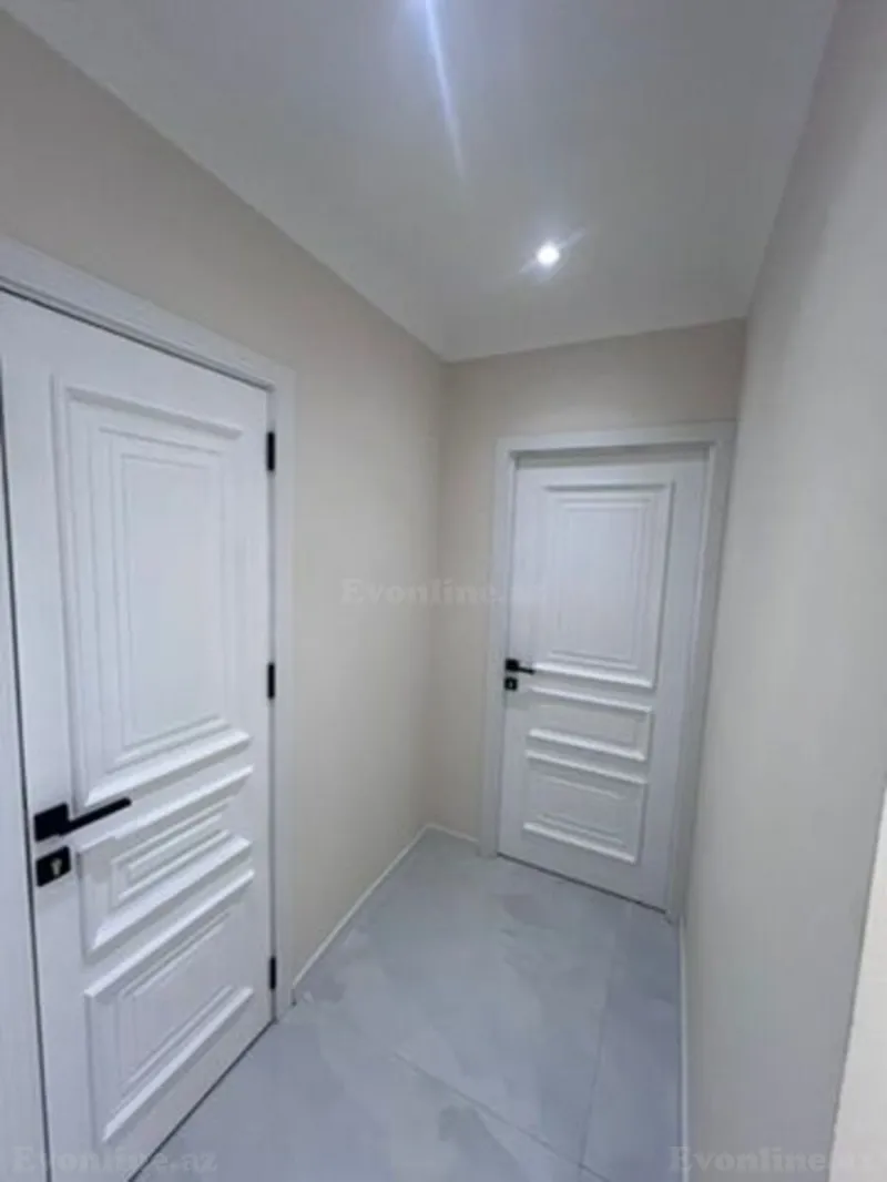 Satılır 4 otaqlı Mənzil Köhnə tikili 110 m² Xalqlar Dostluğu m. - şəkil 2