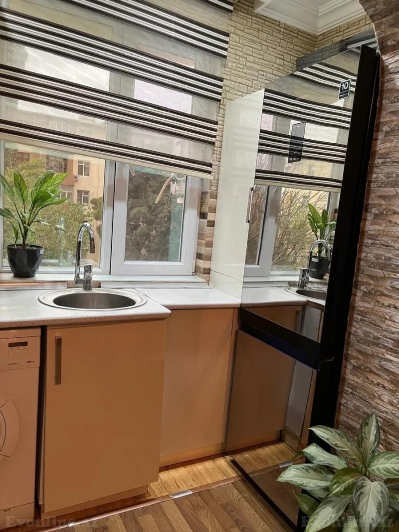 Satılır 2 otaqlı Mənzil Köhnə tikili 50 m² 7-ci mikrorayon - şəkil 9