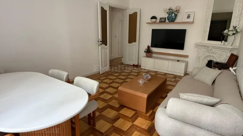 Satılır 3 otaqlı Mənzil Köhnə tikili 70 m² Nəsimi r. - şəkil 2