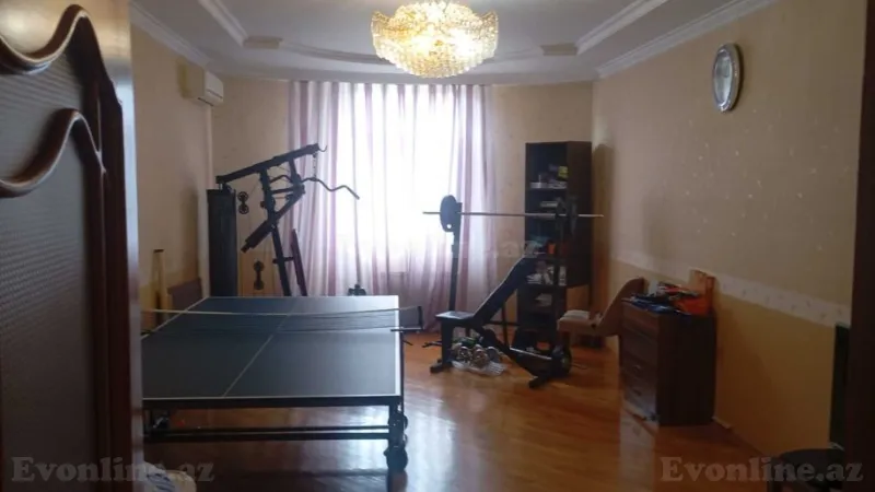 3 otaqlı Mənzil 130 m² Yasamal Kirayə verilir