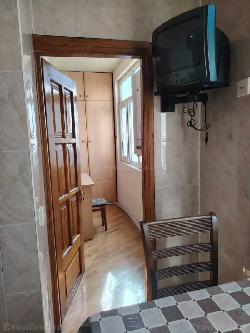 Kirayə verilir 2 otaqlı Mənzil Köhnə tikili 60 m² Həzi Aslanov m. - şəkil 8