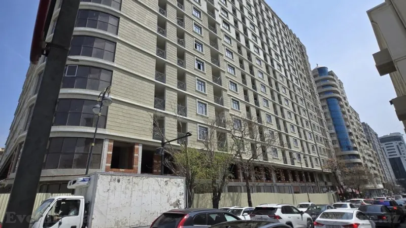 Satılır 3 otaqlı Mənzil Yeni tikili 158 m² Gənclik m. - şəkil 2