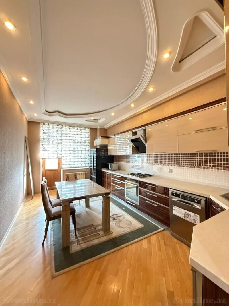 3 otaqlı Mənzil 143 m² Gənclik m. Satılır