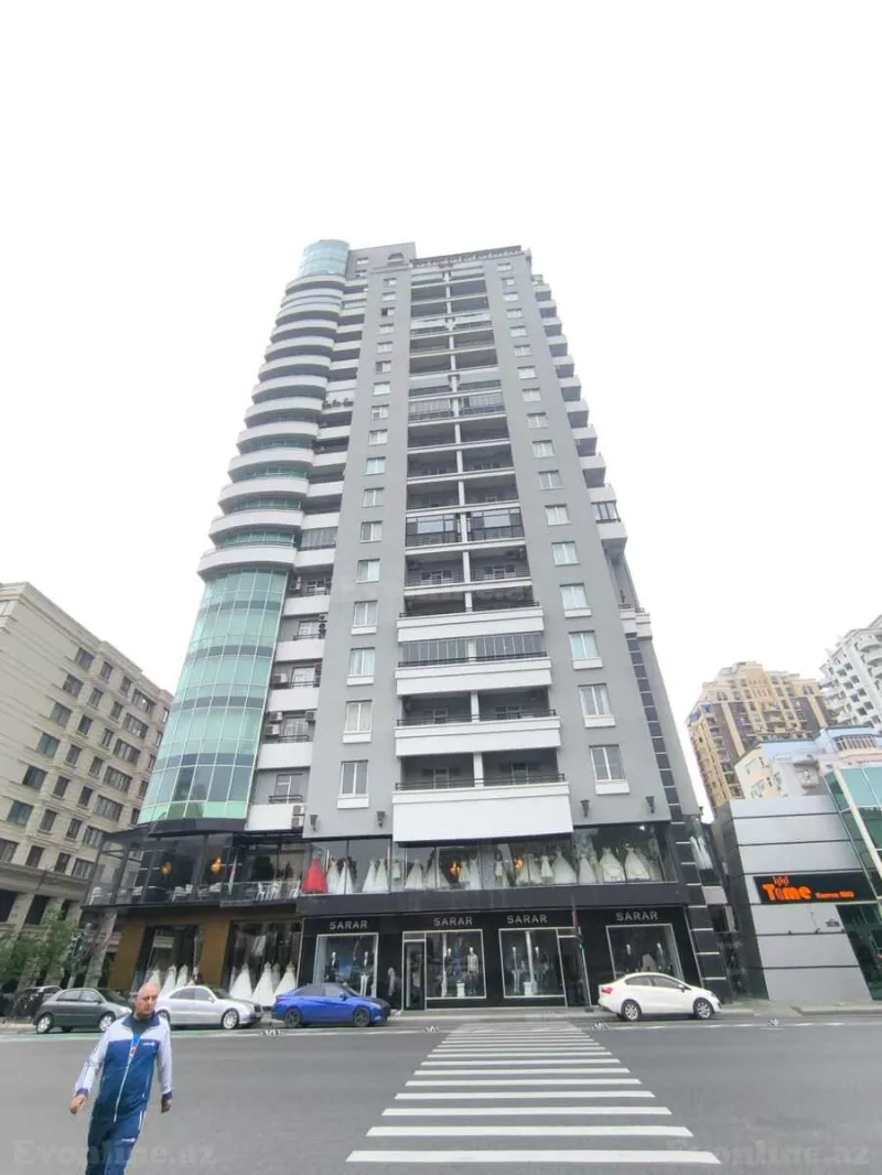 3 otaqlı Mənzil 171 m² 28 May m. Kirayə verilir