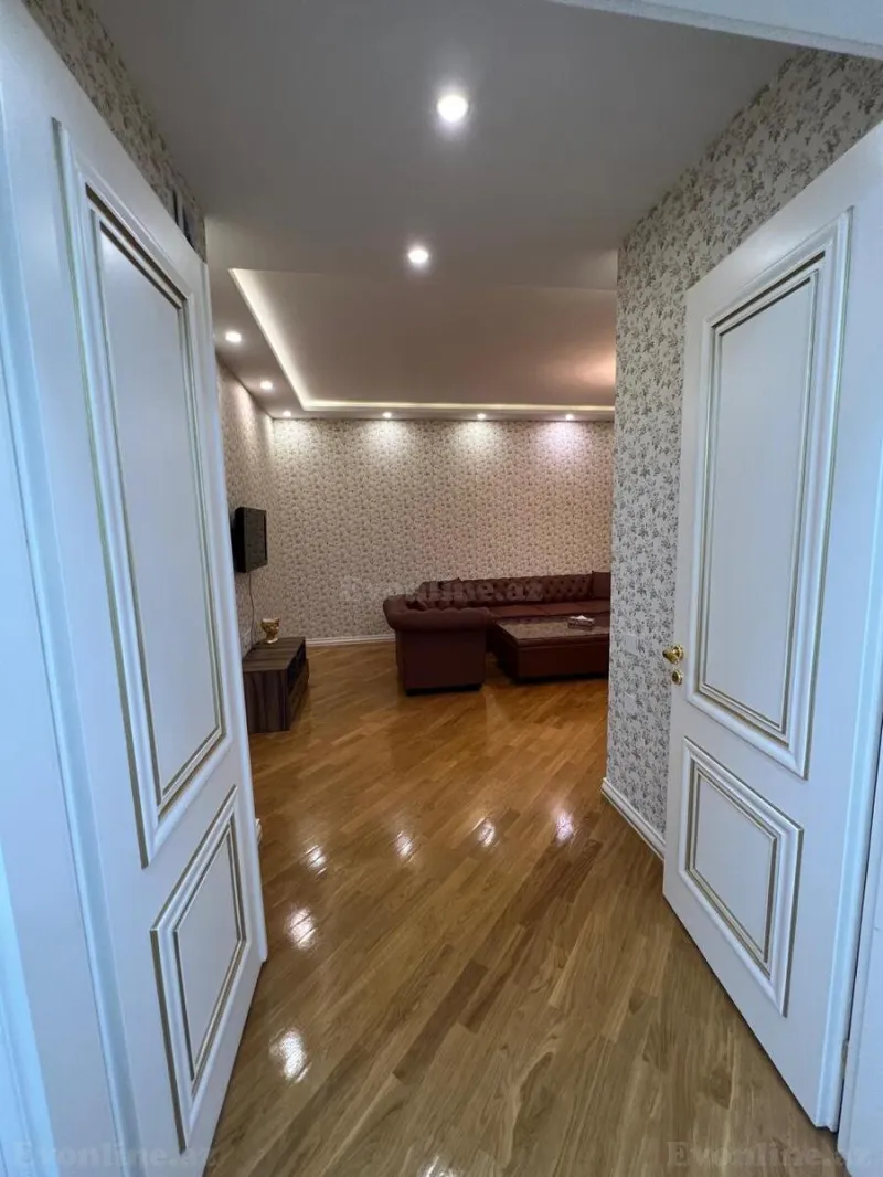 Satılır 2 otaqlı Mənzil Yeni tikili 110 m² 8 Noyabr m. - şəkil 16