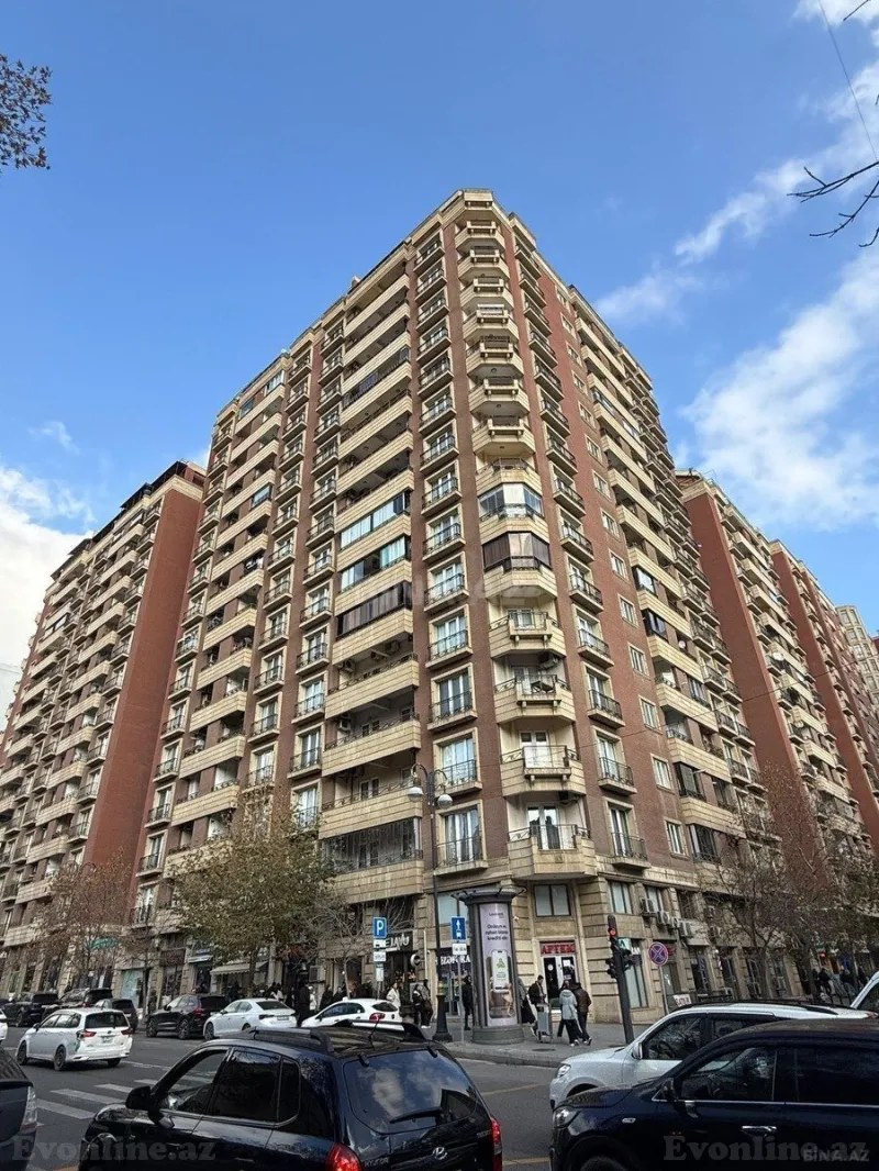 Satılır 5 otaqlı Mənzil Yeni tikili 250 m² 28 May m.