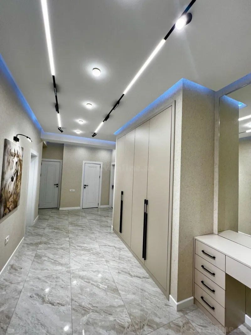 Satılır 3 otaqlı Mənzil Yeni tikili 140 m² Neftçilər m. - şəkil 5