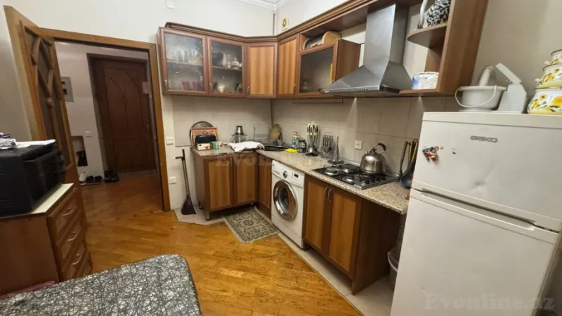 Satılır 3 otaqlı Mənzil Köhnə tikili 60 m² Elmlər Akademiyası m. - şəkil 9