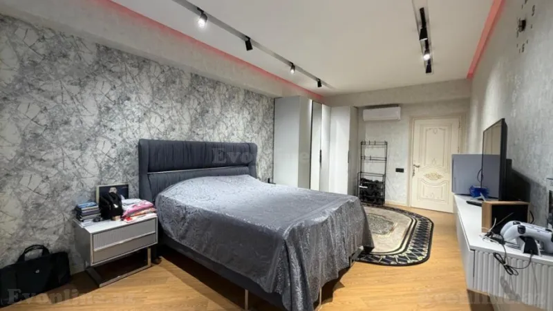 Satılır 4 otaqlı Mənzil Yeni tikili 140 m² Həzi Aslanov m. - şəkil 15