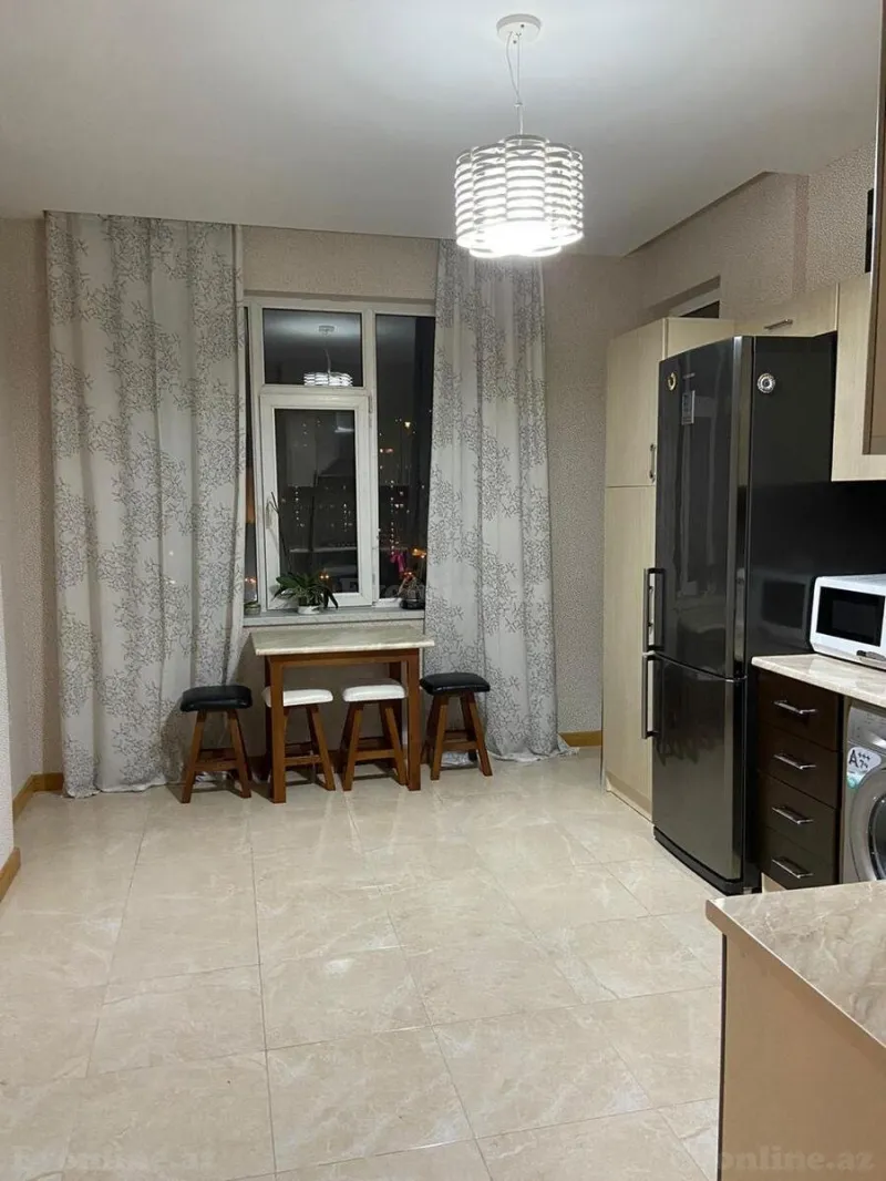 Kirayə verilir 2 otaqlı Mənzil Yeni tikili 90 m² Xətai m. - şəkil 4