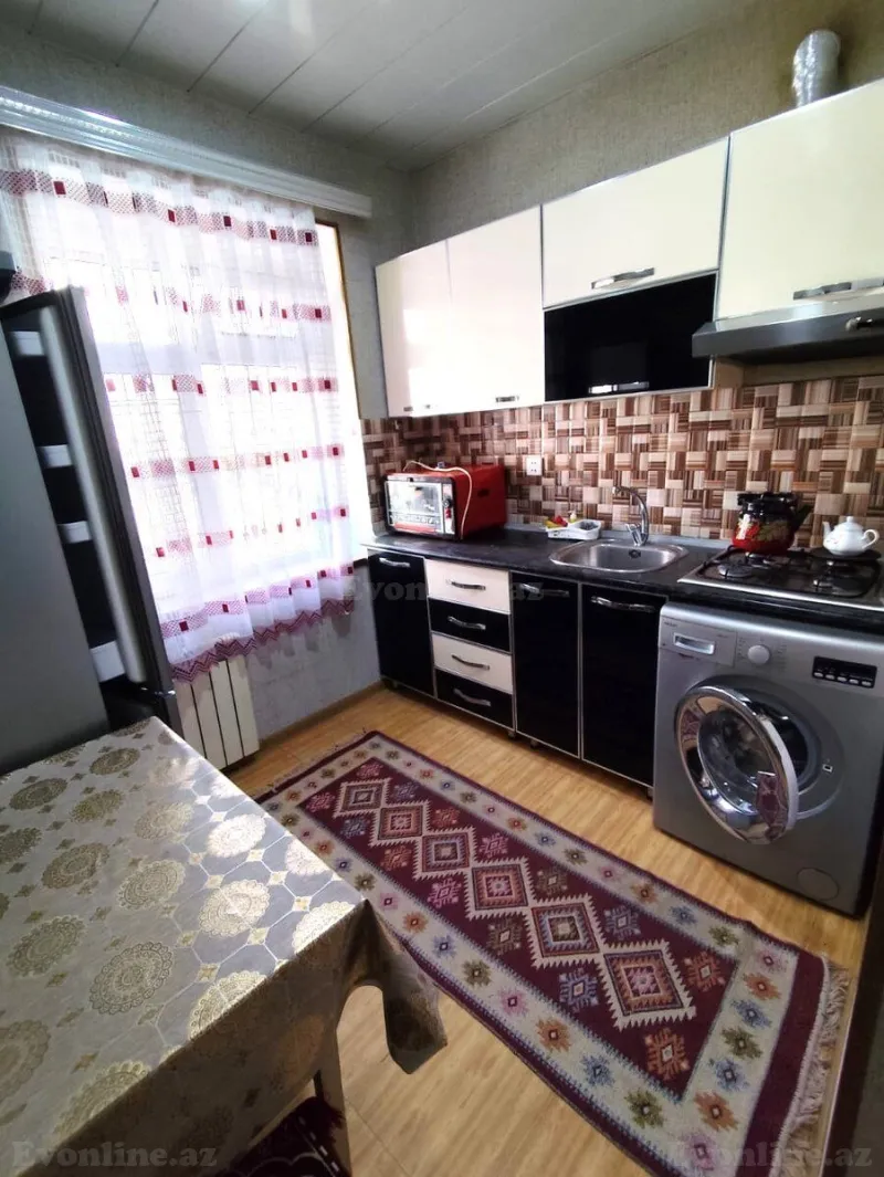 Kirayə verilir 2 otaqlı Mənzil Köhnə tikili 65 m² Neftçilər m.