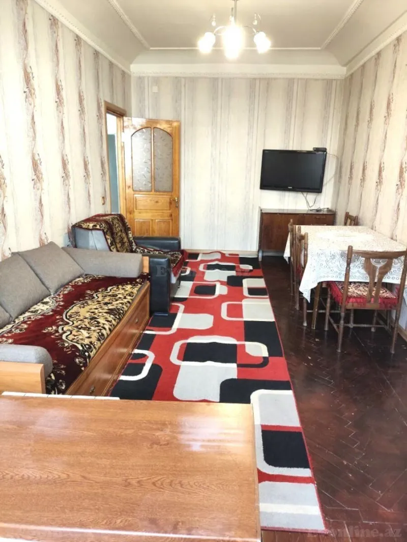 Kirayə verilir 2 otaqlı Mənzil Köhnə tikili 65 m² Neftçilər m. - şəkil 2