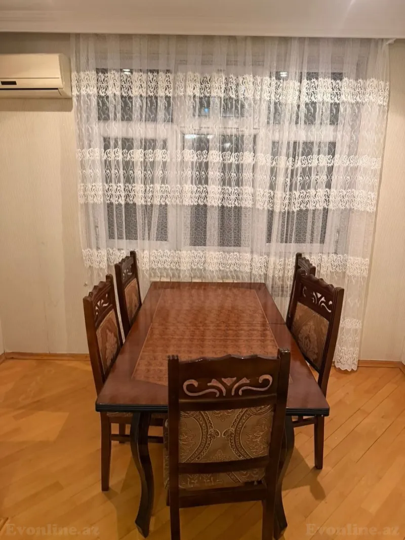 3 otaqlı Mənzil 70 m² Elmlər Akademiyası m. Kirayə verilir