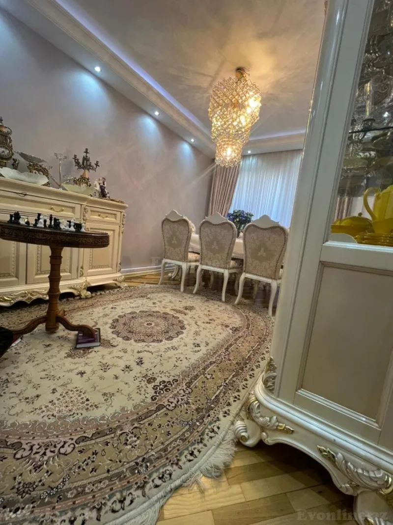 Satılır 4 otaqlı Mənzil Köhnə tikili 110 m² Xalqlar Dostluğu m. - şəkil 2