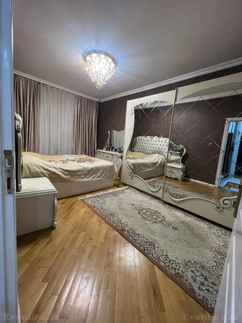Satılır 4 otaqlı Mənzil Köhnə tikili 110 m² Xalqlar Dostluğu m. - şəkil 3