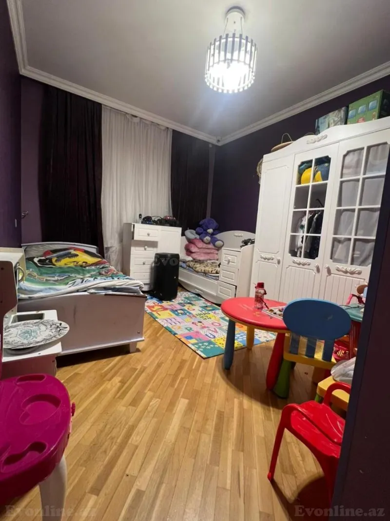 Satılır 4 otaqlı Mənzil Köhnə tikili 110 m² Xalqlar Dostluğu m. - şəkil 4