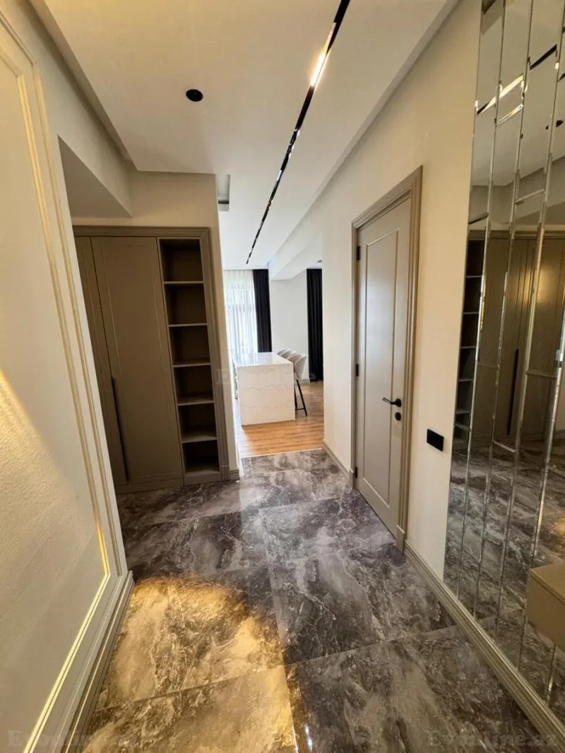 3 otaqlı Mənzil 136.6 m² Xətai m. Kirayə verilir