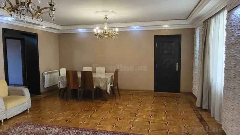 3 otaqlı Mənzil 110 m² İnşaatçılar m. Satılır