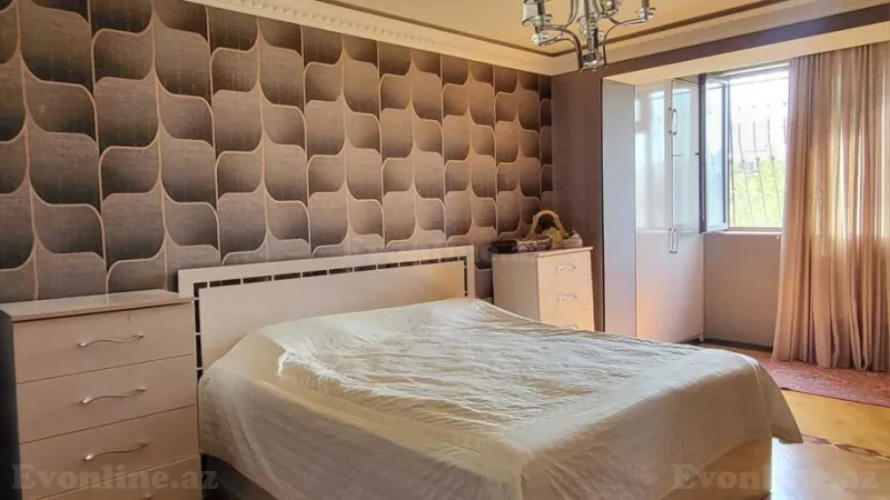 Satılır 3 otaqlı Mənzil Köhnə tikili 110 m² İnşaatçılar m. - şəkil 2