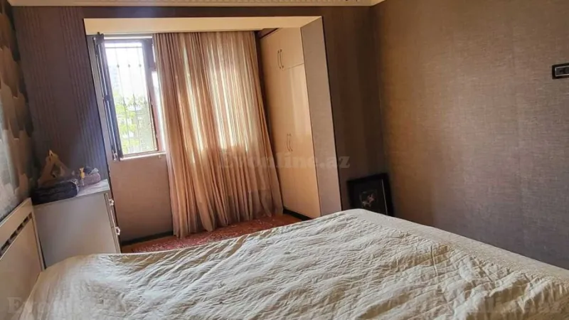 Satılır 3 otaqlı Mənzil Köhnə tikili 110 m² İnşaatçılar m. - şəkil 3