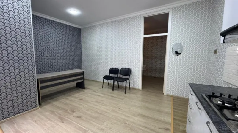Satılır 2 otaqlı Mənzil Köhnə tikili 49 m² Nərimanov r. - şəkil 2