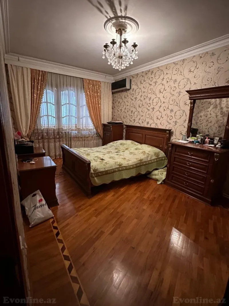 Satılır 4 otaqlı Mənzil Köhnə tikili 120 m² Nəriman Nərimanov m.