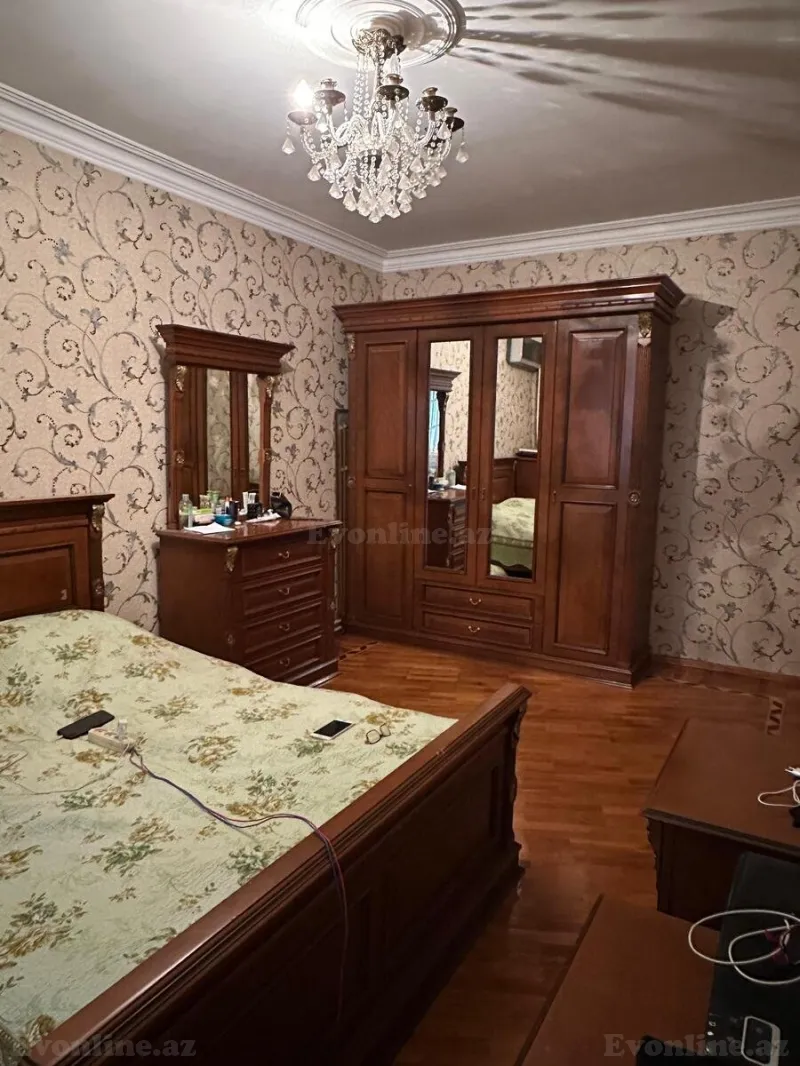 Satılır 4 otaqlı Mənzil Köhnə tikili 120 m² Nəriman Nərimanov m. - şəkil 2
