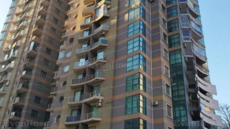 Satılır 4 otaqlı Mənzil Yeni tikili 205 m² 28 May m. - şəkil 2