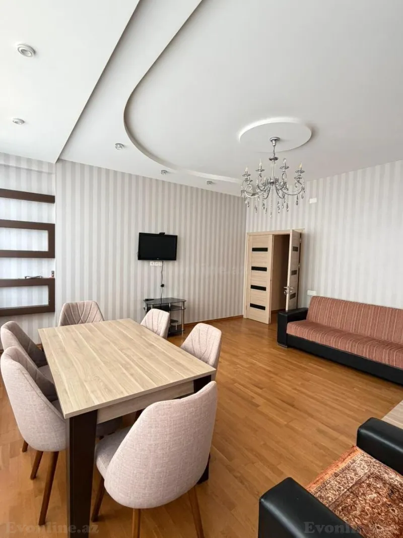3 otaqlı Mənzil 100 m² Xətai m. Kirayə verilir