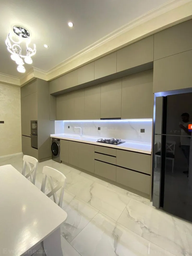 Kirayə verilir 3 otaqlı Mənzil Yeni tikili 135 m² 28 May m. - şəkil 12