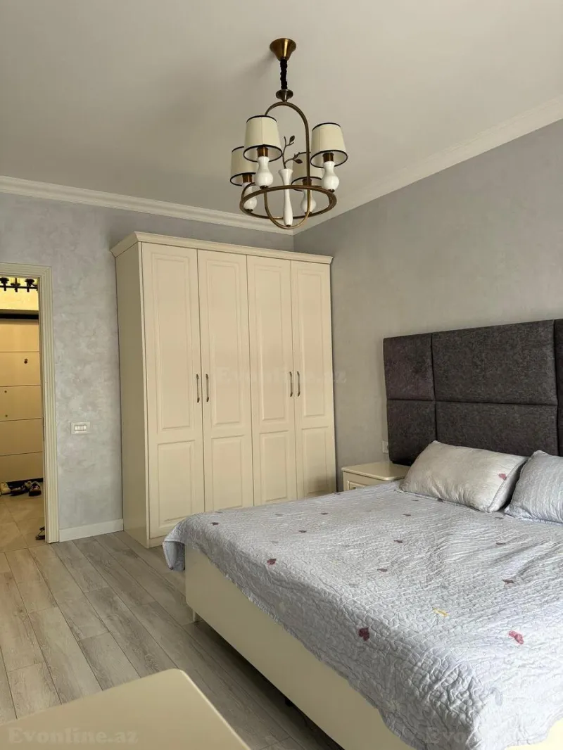 Kirayə verilir 2 otaqlı Mənzil Yeni tikili 100 m² 8 Noyabr m.