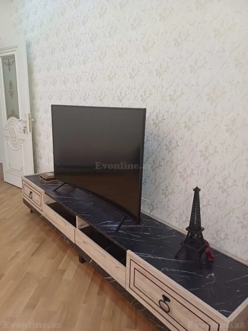 Kirayə verilir 2 otaqlı Mənzil Yeni tikili 130 m² 28 May m. - şəkil 6