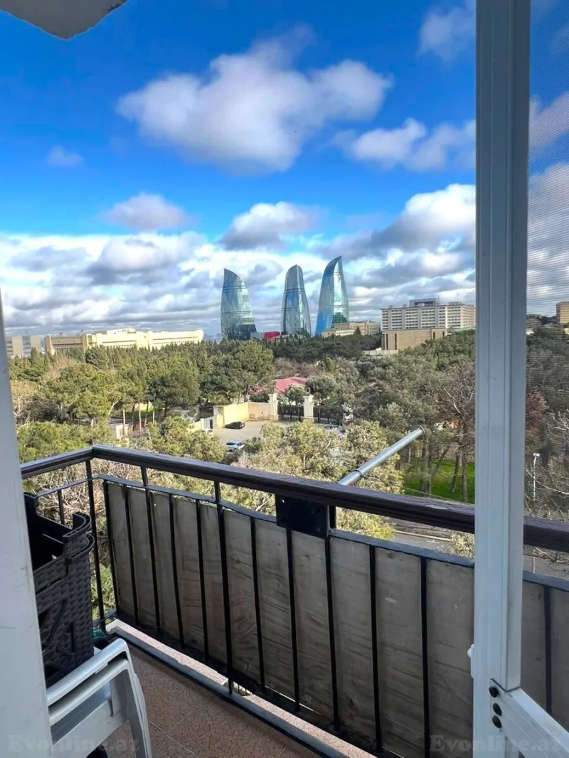 4 otaqlı Mənzil 110 m² İçərişəhər m. Satılır