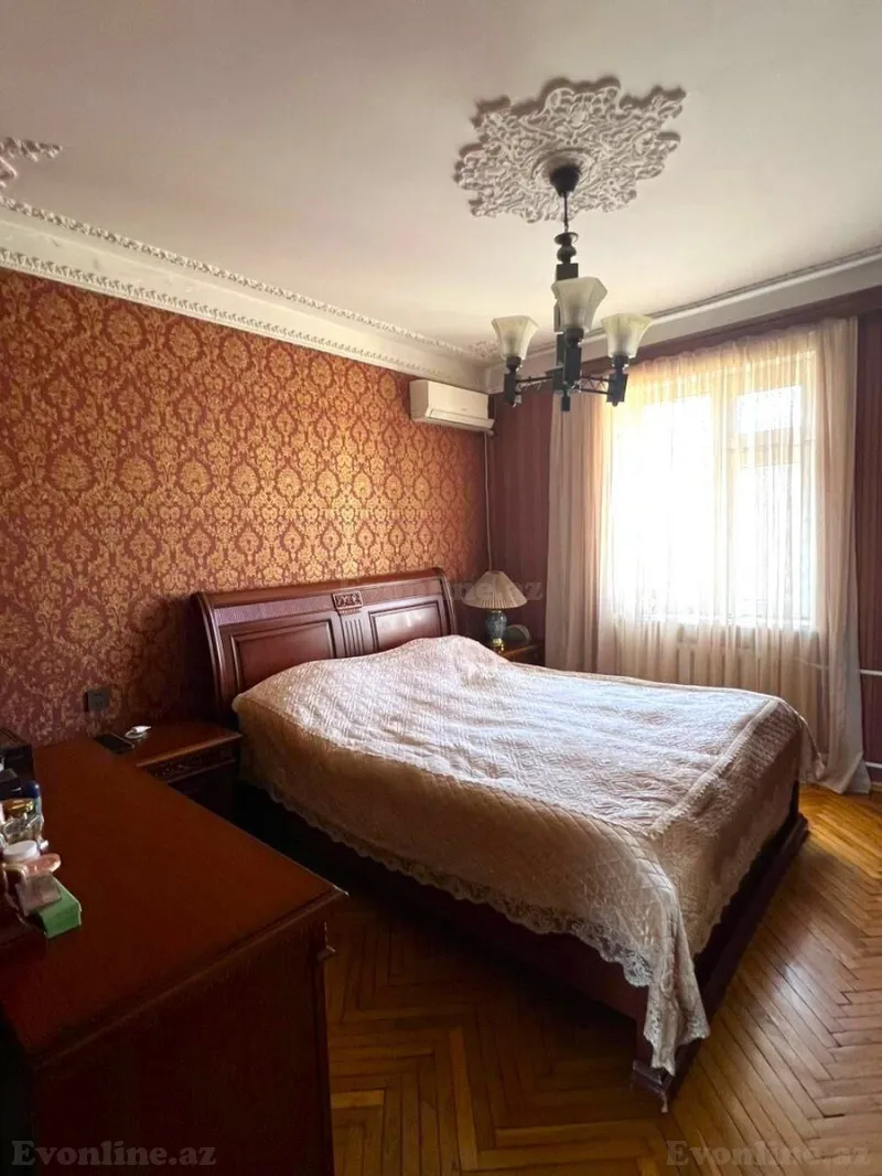 Satılır 4 otaqlı Mənzil Köhnə tikili 110 m² İçərişəhər m. - şəkil 6
