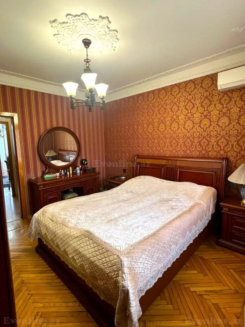 Satılır 4 otaqlı Mənzil Köhnə tikili 110 m² İçərişəhər m. - şəkil 8