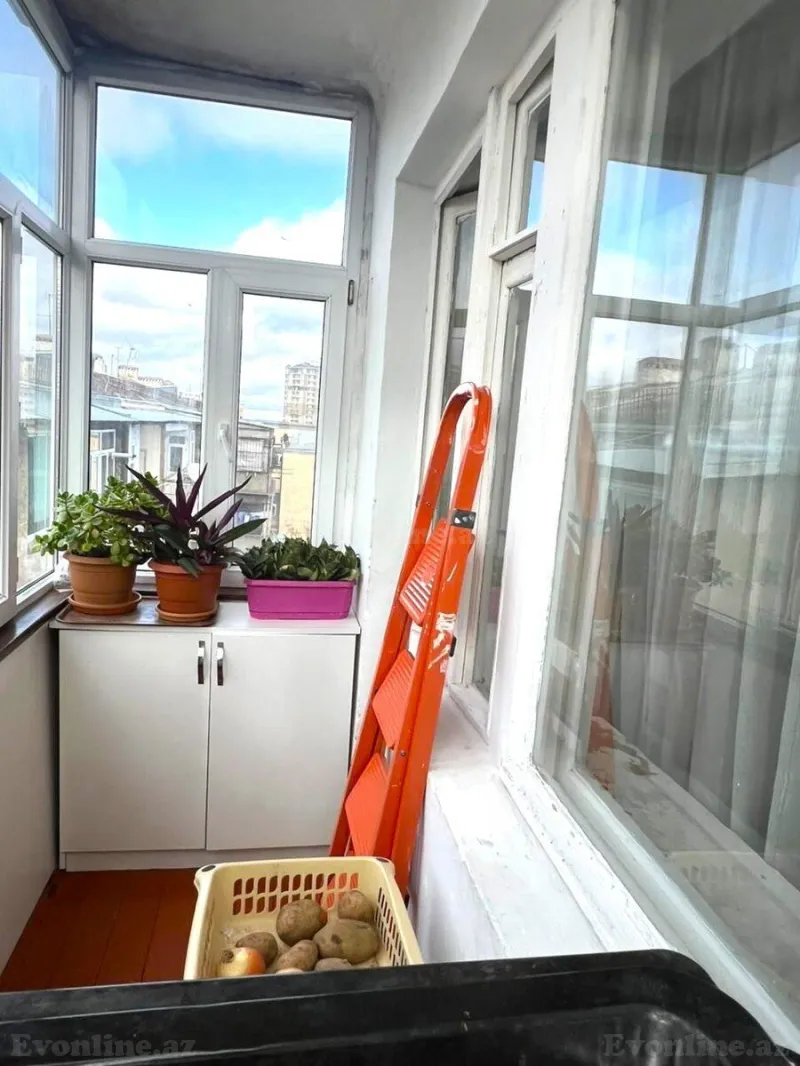 Satılır 4 otaqlı Mənzil Köhnə tikili 110 m² İçərişəhər m. - şəkil 14