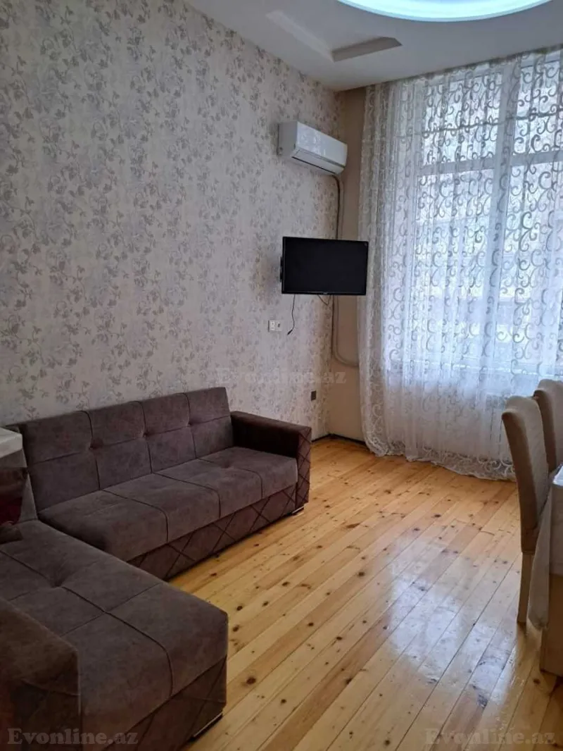 2 otaqlı Mənzil 45 m² 1-ci mikrorayon Satılır