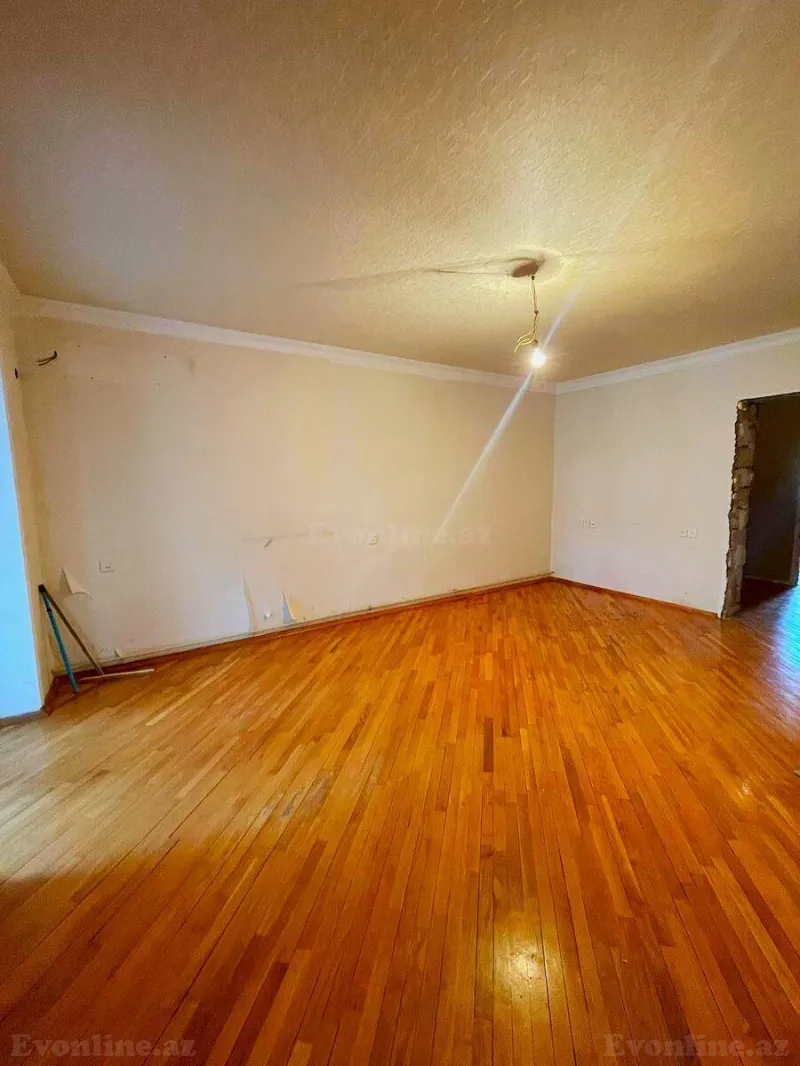 Satılır 3 otaqlı Mənzil Köhnə tikili 110 m² Yasamal r. - şəkil 2