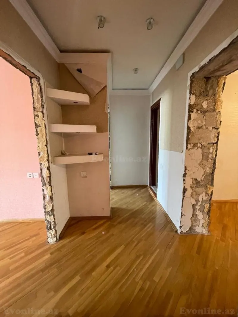 Satılır 3 otaqlı Mənzil Köhnə tikili 110 m² Yasamal r. - şəkil 8