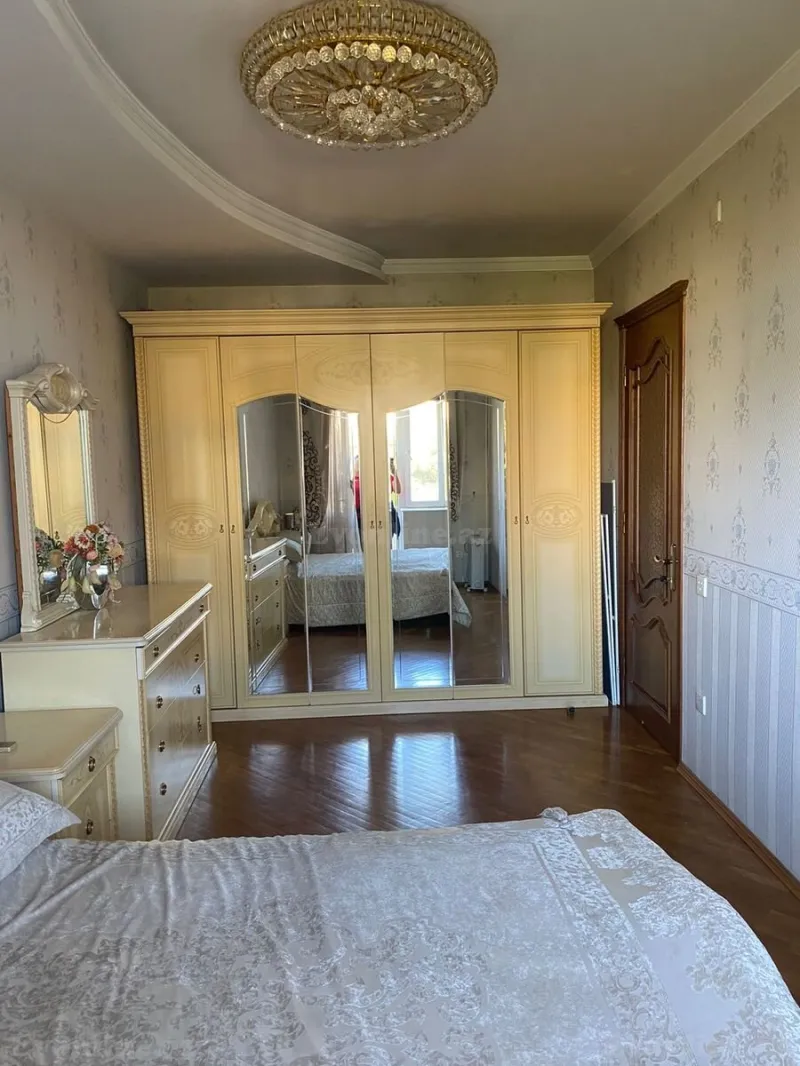 Kirayə verilir 3 otaqlı Mənzil Köhnə tikili 80 m² Yasamal r. - şəkil 8