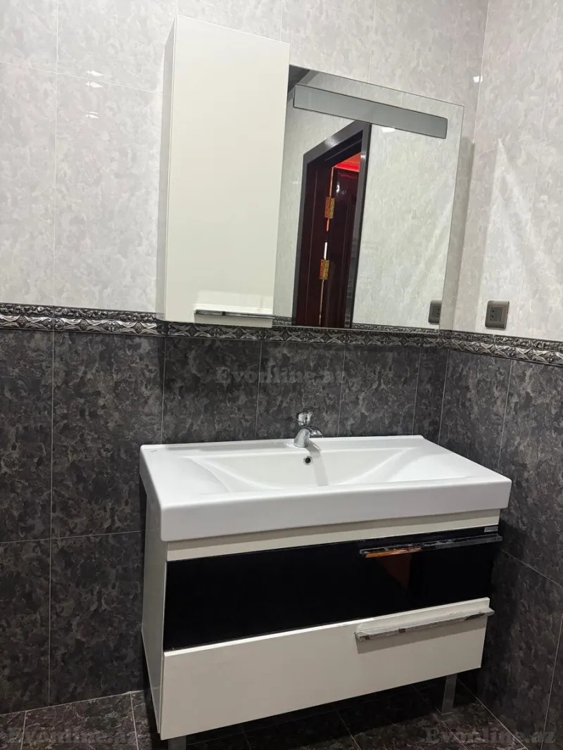 Kirayə verilir 4 otaqlı Mənzil Yeni tikili 160 m² Nəsimi r. - şəkil 13
