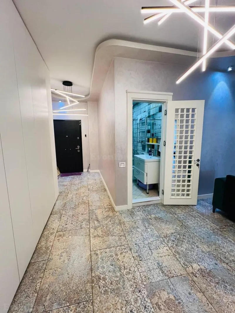 Kirayə verilir 3 otaqlı Mənzil Yeni tikili 150 m² Xətai m. - şəkil 9