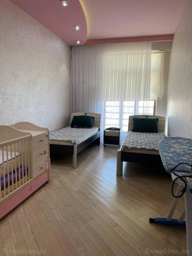 Kirayə verilir 3 otaqlı Mənzil Yeni tikili 150 m² Xətai m. - şəkil 3