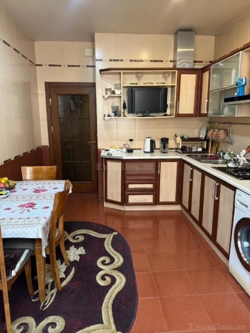 Kirayə verilir 3 otaqlı Mənzil Yeni tikili 110 m² Neftçilər m. - şəkil 4
