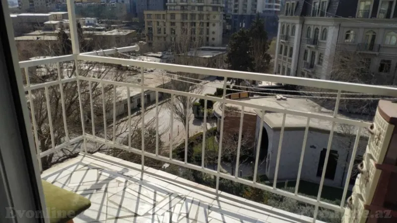 Kirayə verilir 3 otaqlı Mənzil Köhnə tikili 70 m² Yasamal - şəkil 3