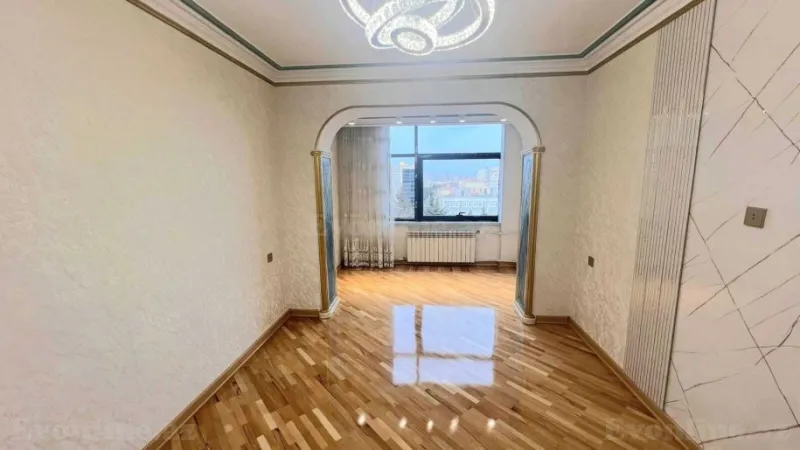 Satılır 2 otaqlı Mənzil Köhnə tikili 65 m² Gənclik m. - şəkil 3