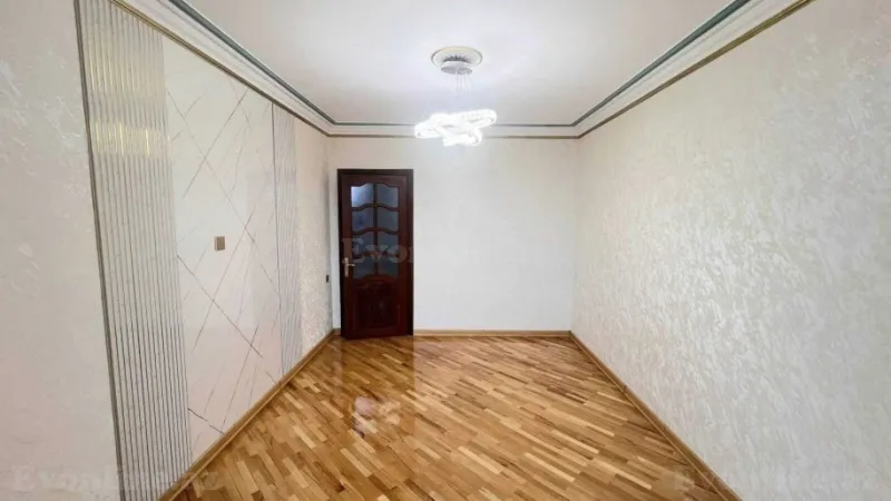 Satılır 2 otaqlı Mənzil Köhnə tikili 65 m² Gənclik m. - şəkil 4