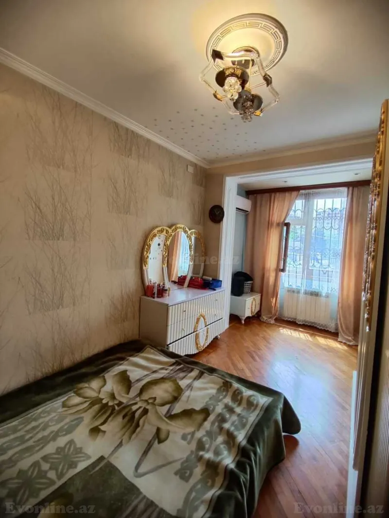 Satılır 3 otaqlı Mənzil Köhnə tikili 90 m² Neftçilər m. - şəkil 8