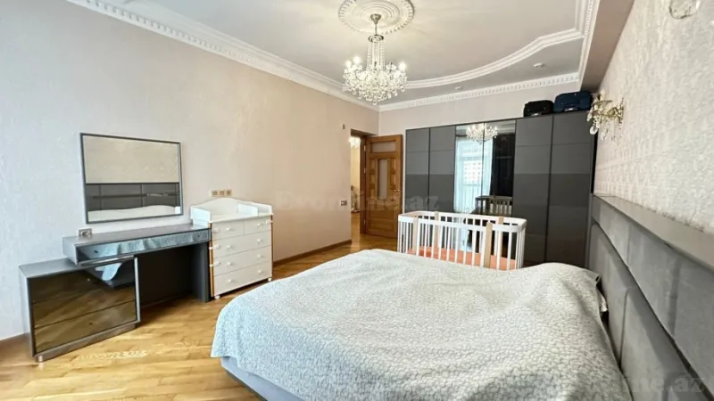 Satılır 4 otaqlı Mənzil Yeni tikili 170 m² Nəriman Nərimanov m. - şəkil 4